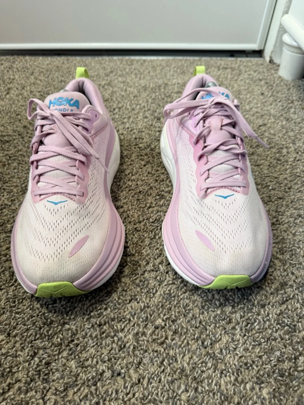 Hoka one one bondi 8 Women's Pink Running Shoe with Blue Logo - Picture 3 of 7